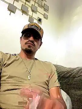 Snapshot of Arce92 chatting on October 21, 2025, 11:27 pm Arce92 online show from October 21, 2025, 11:27 pm