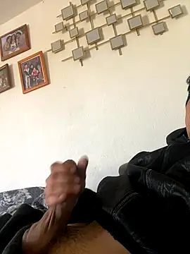 Snapshot of Arce92 chatting on October 31, 2025, 7:48 pm Arce92 online show from October 31, 2025, 7:48 pm