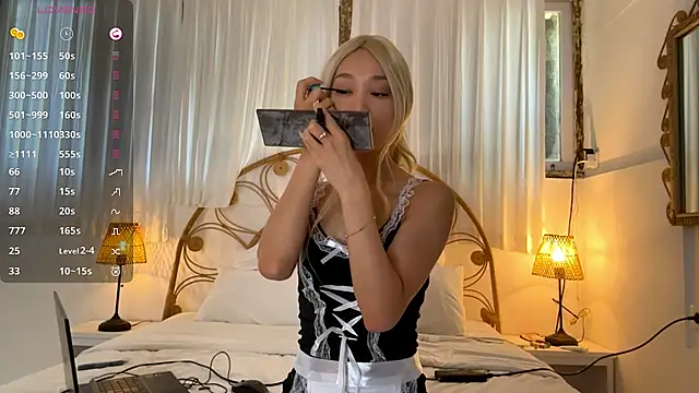 LezlieGreet online show from November 21, 2025, 4:22 am