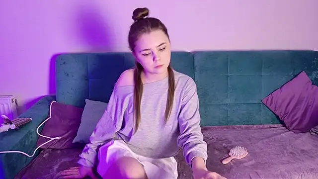 LeksaLove online show from December 16, 2025, 5:18 pm