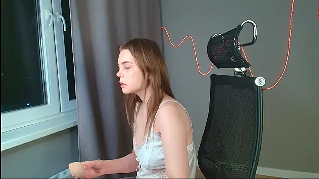 LeksaLove online show from February 25, 2026, 8:29 pm