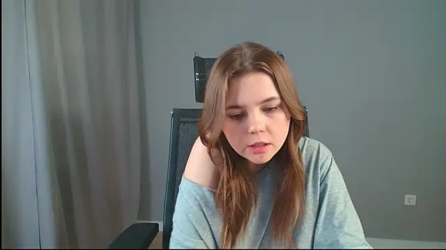 LeksaLove online show from April 12, 2026, 8:14 pm