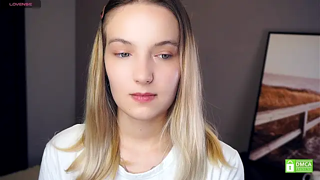 HongTomczak online show from September 23, 2025, 6:38 am