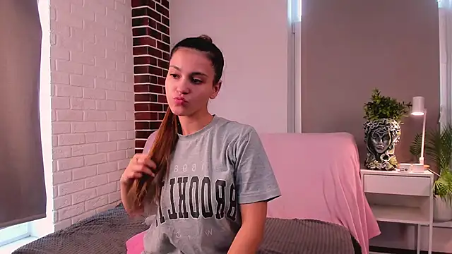 TrudyPastel online show from September 15, 2025, 7:19 am