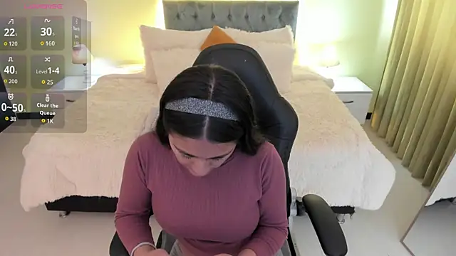 Camille Olsen  online show from October 30, 2025, 12:17 pm