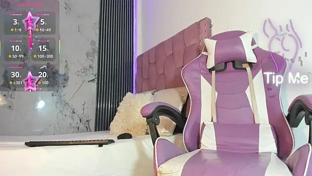 Mia Duarte1 online show from October 7, 2025, 7:33 pm