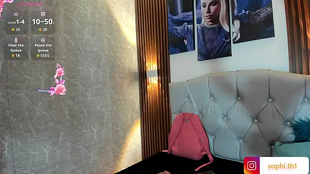 Sophi Thaylorr online show from September 26, 2025, 1:37 pm