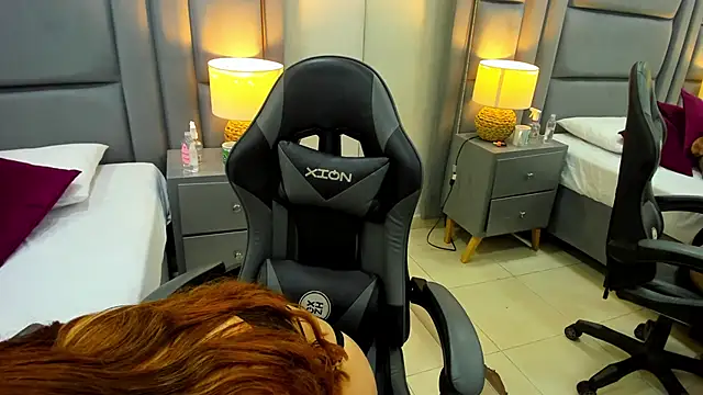 Snapshot of EimmyJones chatting on September 19, 2025, 3:52 am EimmyJones online show from September 19, 2025, 3:52 am