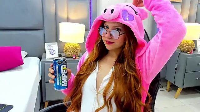 Snapshot of EimmyJones chatting on October 21, 2025, 3:40 am EimmyJones online show from October 21, 2025, 3:40 am