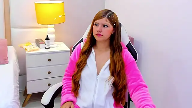 Snapshot of EimmyJones chatting on October 25, 2025, 3:03 am EimmyJones online show from October 25, 2025, 3:03 am