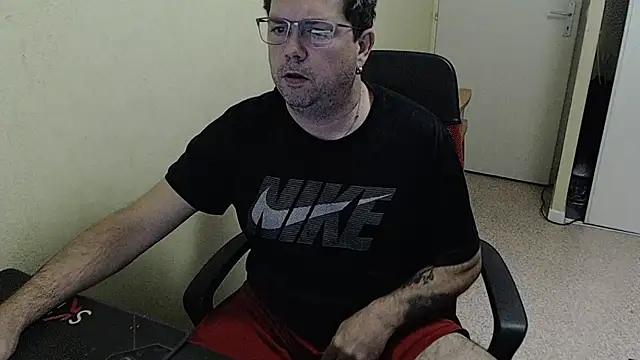 blueandwhite1 online show from December 13, 2024, 3:32 pm