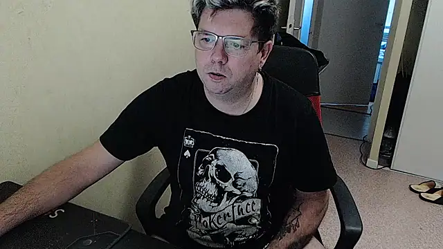 blueandwhite1 online show from December 30, 2024, 8:10 am