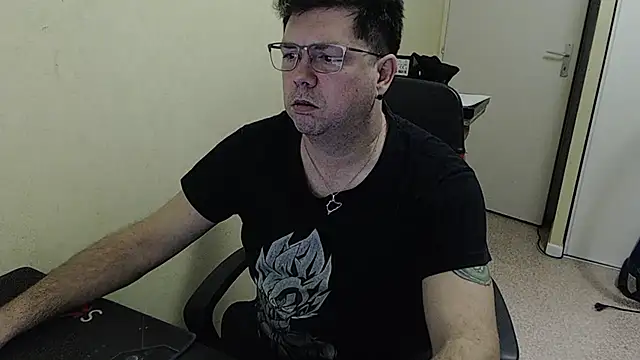 blueandwhite1 online show from January 28, 2025, 5:35 pm