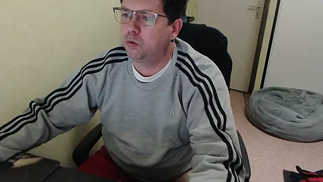 blueandwhite1 online show from March 1, 2025, 8:21 pm