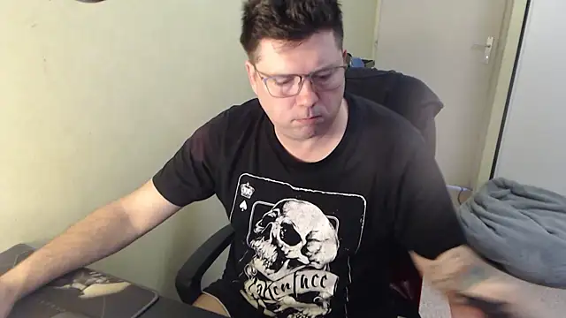 blueandwhite1 online show from March 12, 2025, 8:19 am