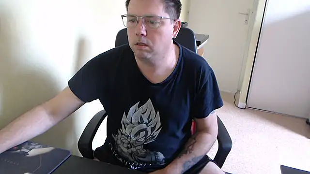 blueandwhite1 online show from March 19, 2025, 8:55 am