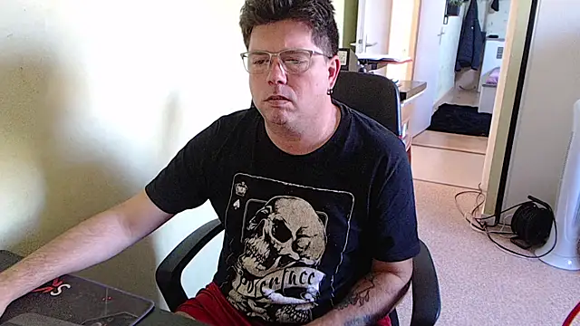 blueandwhite1 online show from October 2, 2025, 2:35 pm