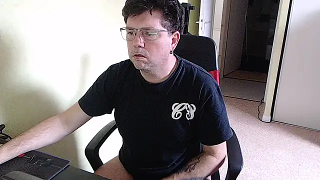 blueandwhite1 online show from February 18, 2026, 3:19 pm