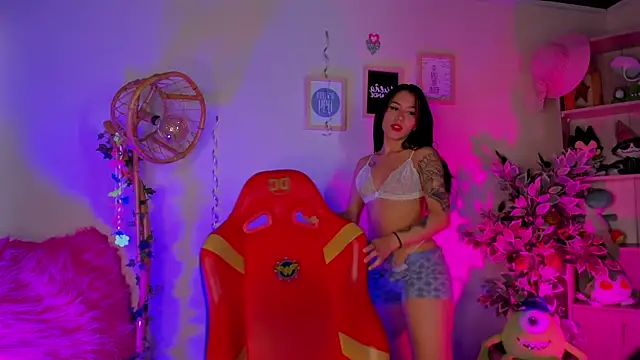 Snapshot of _chloe_moons_ chatting on October 2, 2025, 9:55 pm chloe moons online show from October 2, 2025, 9:55 pm