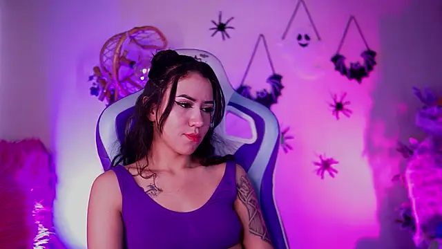 Snapshot of _chloe_moons_ chatting on October 20, 2025, 9:26 pm chloe moons online show from October 20, 2025, 9:26 pm