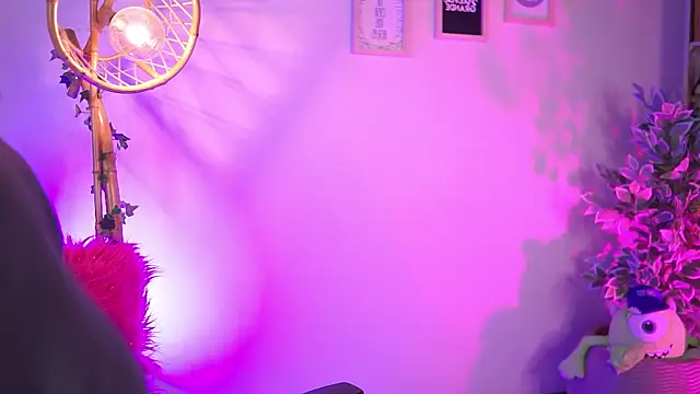 Snapshot of _chloe_moons_ chatting on November 21, 2025, 7:34 pm chloe moons online show from November 21, 2025, 7:34 pm