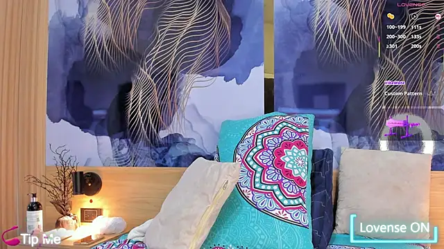 LunaStar- online show from October 16, 2025, 12:50 pm