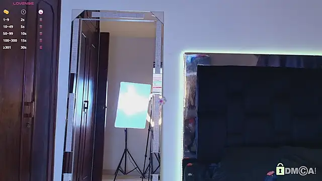 madisonwalkeeer online show from April 8, 2026, 8:31 pm