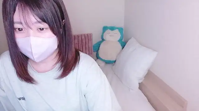 Snapshot of mi__san chatting on June 25, 2026, 12:20 pm mi san online show from June 25, 2026, 12:20 pm