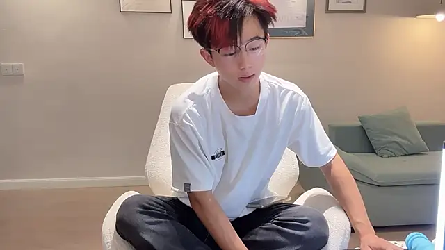 STxuguanhan online show from October 9, 2025, 7:50 am