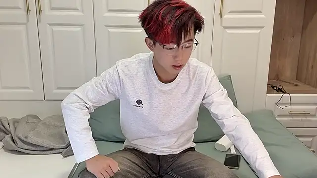 STxuguanhan online show from October 25, 2025, 6:10 am