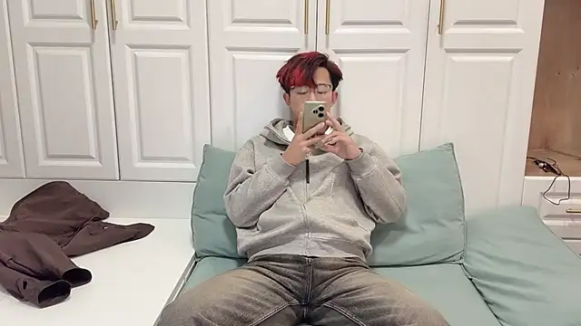 STxuguanhan online show from October 26, 2025, 9:59 am