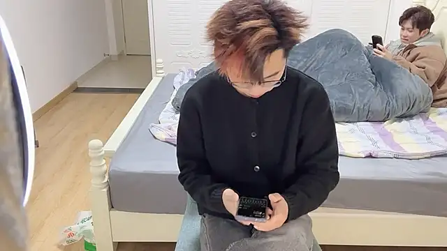 STxuguanhan online show from November 18, 2025, 11:58 am