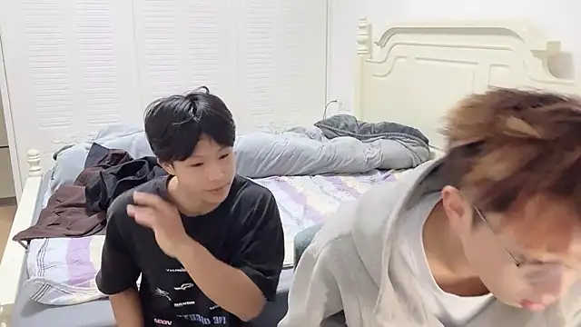 STxuguanhan online show from November 28, 2025, 8:39 am