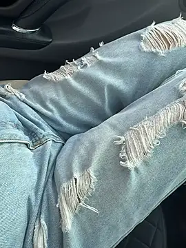 Snapshot of TWOLOVEsX chatting on April 6, 2026, 9:10 am TWOLOVEsX online show from April 6, 2026, 9:10 am