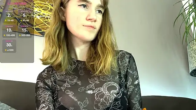 velina   online show from November 1, 2025, 3:47 pm