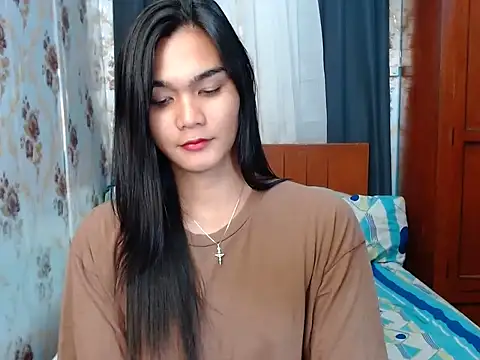 lady in moon online show from October 23, 2025, 4:28 pm