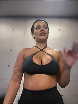 Snapshot of Risky_Workouts chatting on May 18, 2026, 6:36 pm Risky Workouts online show from May 18, 2026, 6:36 pm