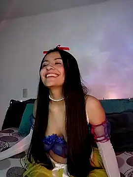 Emmaa  Smiith online show from September 26, 2025, 2:43 pm