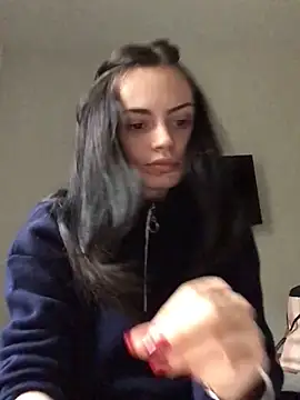 prettylittlefooxy online show from November 13, 2025, 12:15 pm