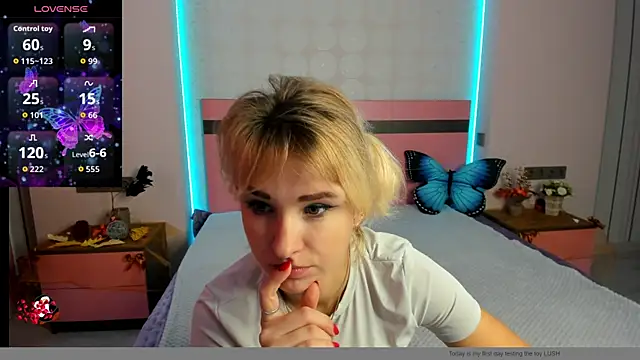 MeryMidnight online show from November 4, 2025, 6:45 am