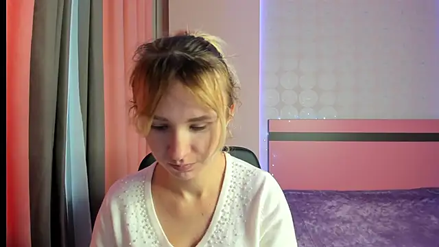 MeryMidnight online show from December 5, 2025, 6:55 am