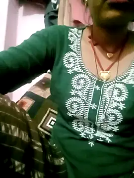 Hot-yuo84 online show from October 5, 2025, 5:33 pm