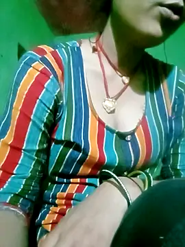 Hot-yuo84 online show from October 31, 2025, 4:52 pm