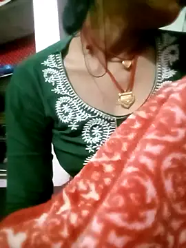 Hot-yuo84 online show from November 5, 2025, 8:09 pm