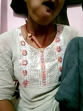 Hot-yuo84 online show from November 8, 2025, 5:45 pm