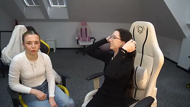  Lili 054 online show from September 16, 2025, 10:16 am