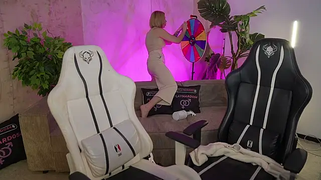  Lili 054 online show from December 1, 2025, 3:17 pm