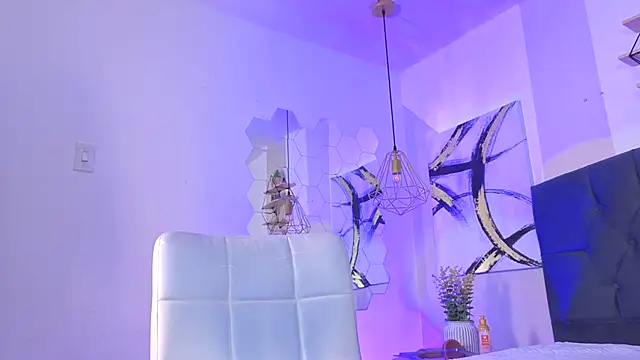 paubabe1 online show from September 17, 2025, 1:24 pm