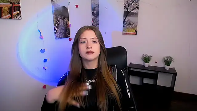 princess lilit online show from October 13, 2025, 3:45 pm