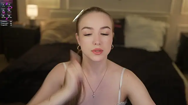 Ella 054 online show from March 17, 2026, 11:52 pm